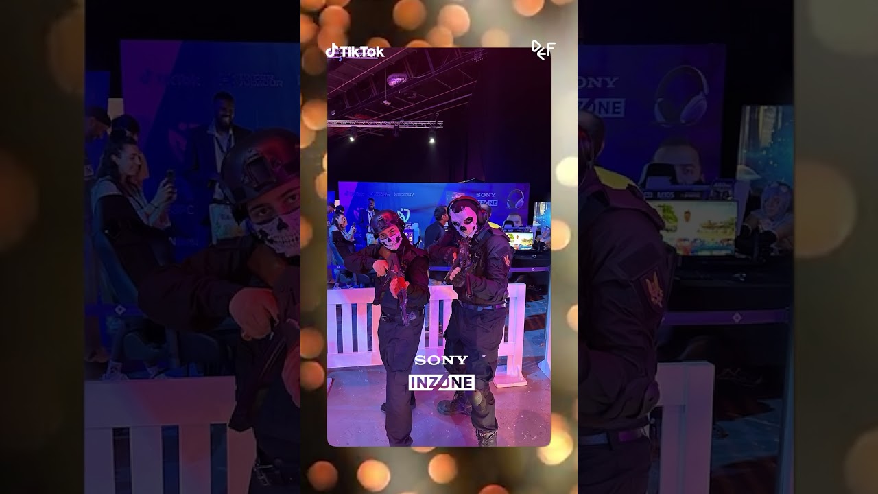 🎭 COSPLAY BATTLE IS ON! 