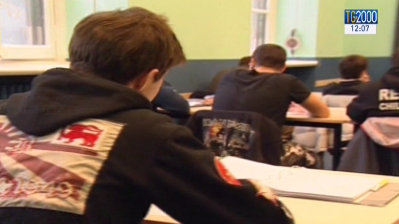 Scuola: in aumento le ore di assenza. Docenti fuori sede: più veloce il