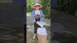 Single Mom Builds a Bamboo House in the Jungle