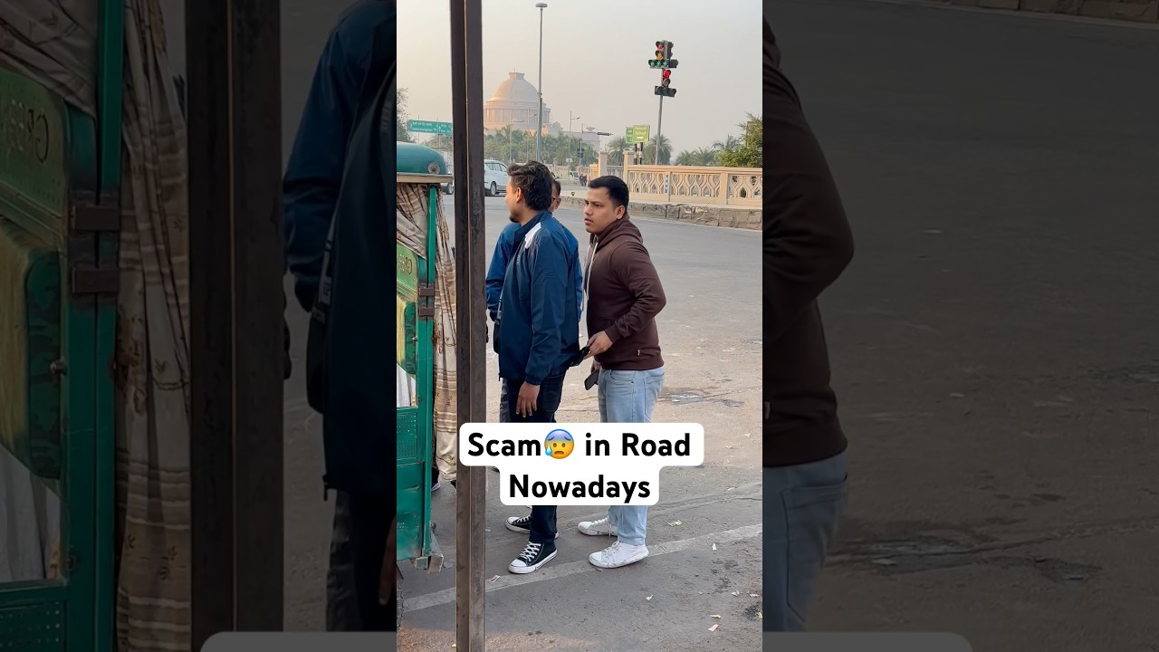 Scam😰 in Traffic Signal 