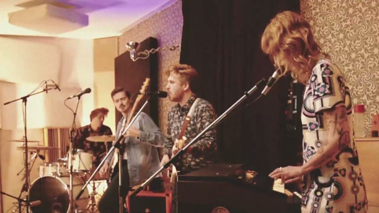 The Mosfets - It's You (live at Lullaby Factory)