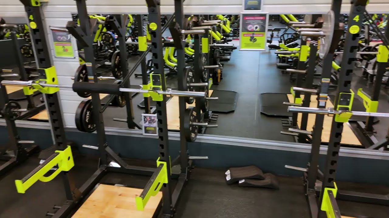 Langhantelbereich Überblick FITNESS HALLE 46