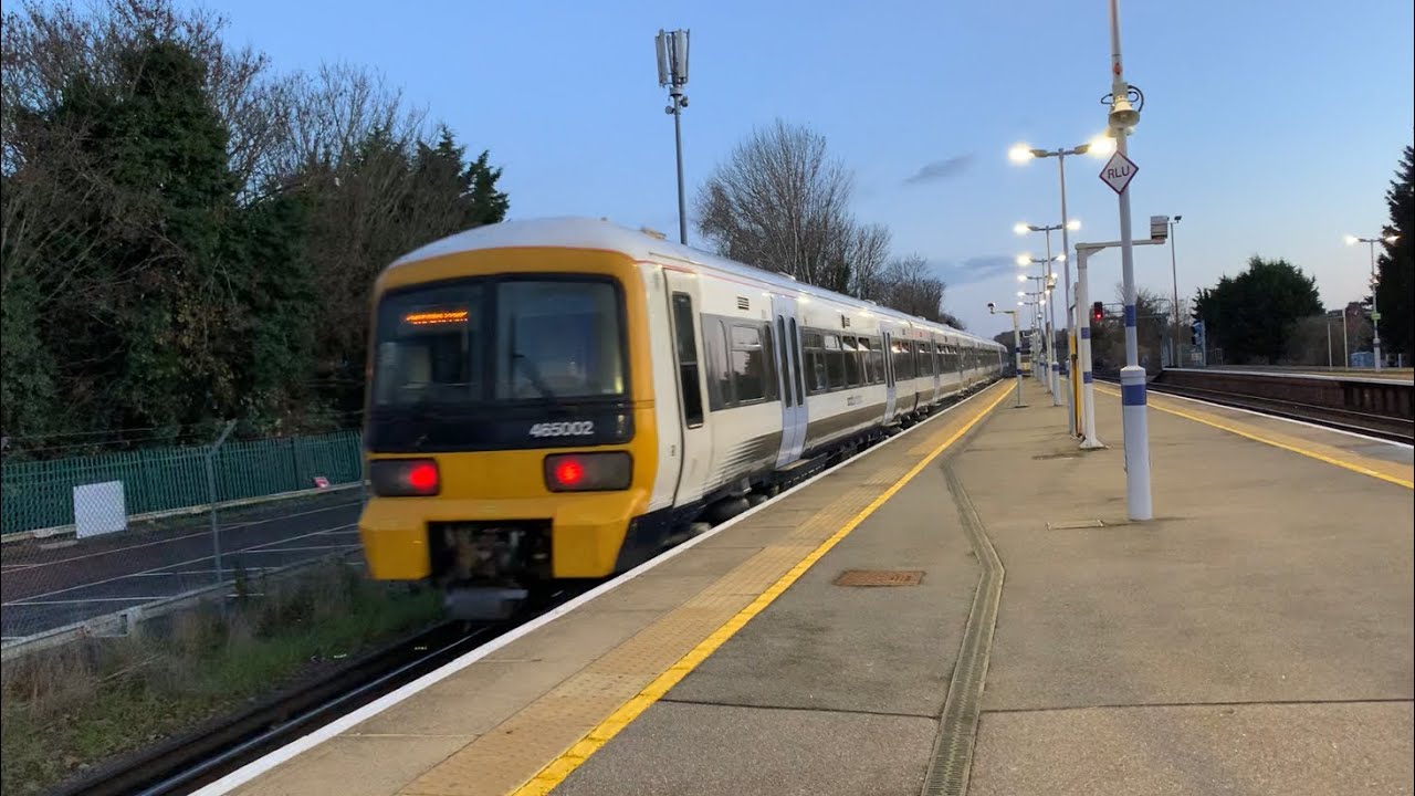 Trains At Petts Wood 04/12/21 (SEML)
