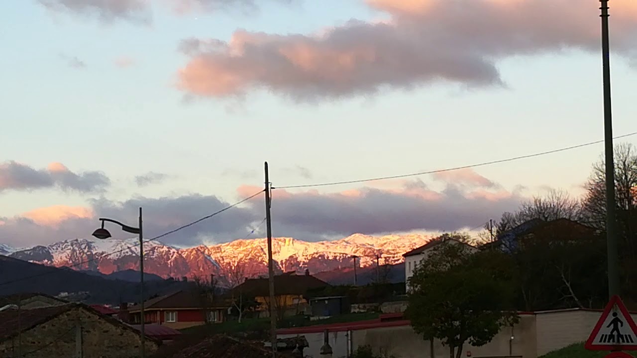 Amaneceres, Pando, La Felguera Langreo Asturias mirando pa las Ubiñas.