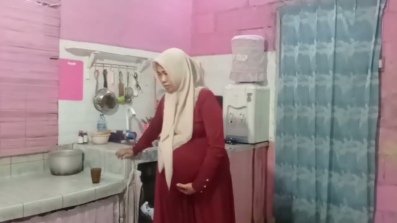 Melahirkan Sendirian Di Dapur//Pelakor Kena Karma Setelah Hamil Di Tinggalin //