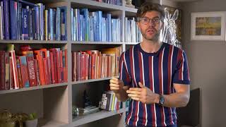 Celebrity Home Interior Hacks - Colour coded Bookshelfs Wealth