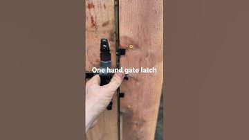 One hand gate latch