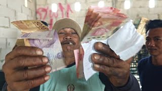 NO SENSOR! This Is How Much Crew Members Earn Selling Squid Caught at Sea - Fisherman Story Vlog