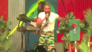 Jidenna performs Classic Man at Brooklyn Steel