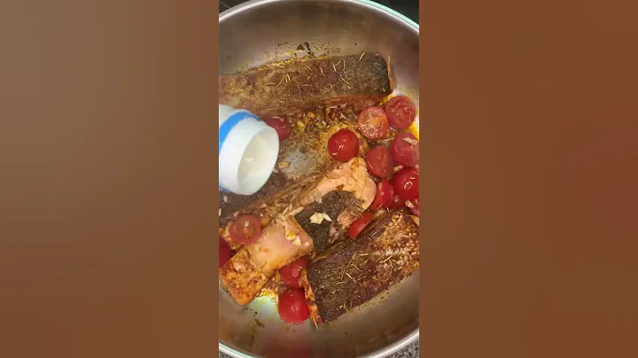 Lachs in Sahnesoe mit Bandnudeln