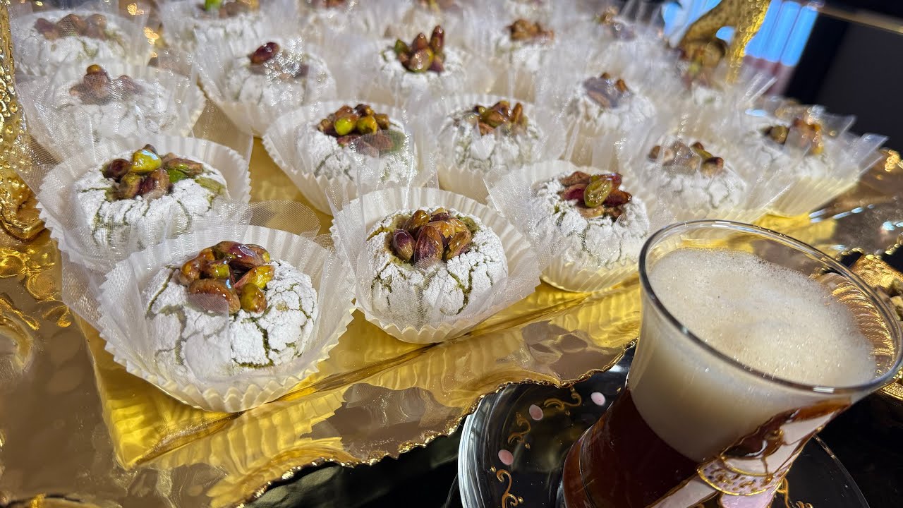 حلوة المشقوق