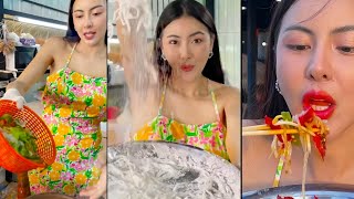 Amazing Roasted Chicken Served By Beautiful Thai Woman - Thai Street Food