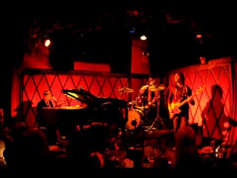 Early Elton- Country Comfort (Rockwood Music Hall Fri 1/14/11)