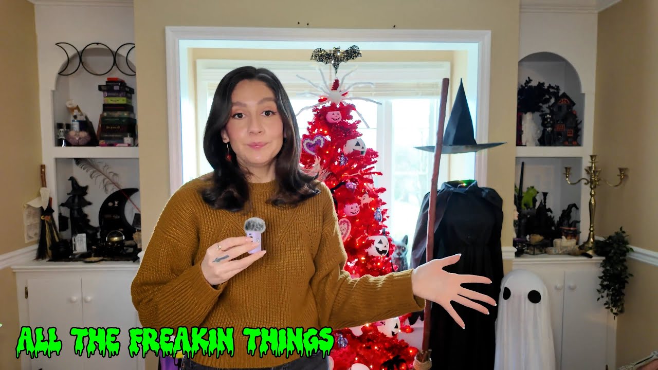 Крис, девочка, ненавидит украшать дом к Хэллоуину ❤️