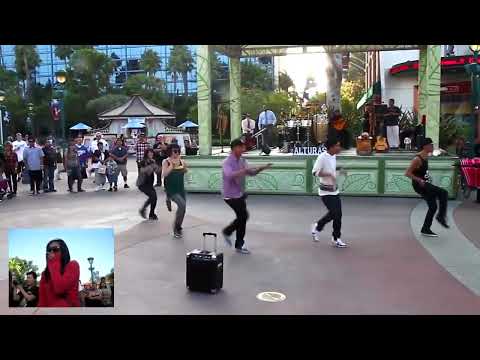 Wedding Proposal   Flashmob Marry You - muppetsluca
