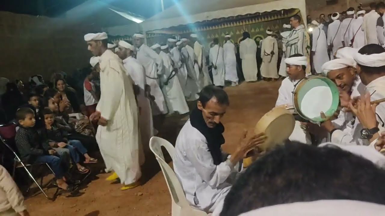 عواد أيت بعمران ب تيرت ميرللفت بمناسبة حفل عقيقة لدى عائلة أودرا(الحاج برنان) أوال والعواد في ورقة