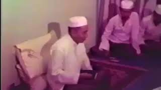 KH M UTSMAN AL ISHAQI DAN PUTRA BELIAU YAI RORI KALA MUDA...