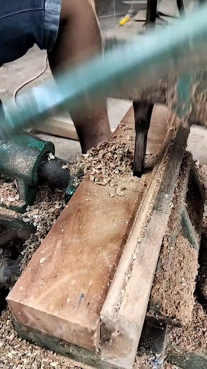 the process of making a purus hole #woodworking #skilltukangkayu #triktukangkayu