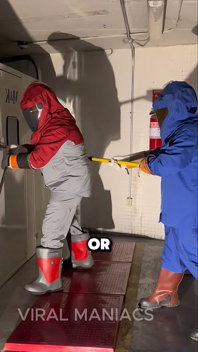 THIS Is How To Shut Down an 11000 Volts Electric Circuit Breaker #shorts