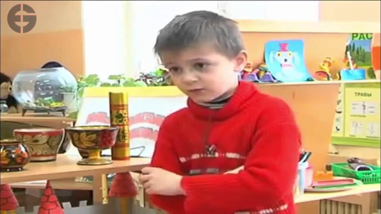 Хроники спайдервика 2008. Эксперт мальчик. И рассказывает про мальчика которому. Маколей калкин фото. И рассказывает про мальчика которому.