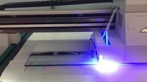 In ảnh cưới trên kính bằng công nghệ in UV - xưởng in hoà bình ( inanhoabinh.com)