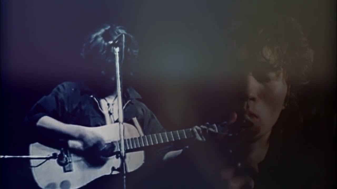 Виктор цой электричка. Цой электричка. Цой в поезде. Виктор цой сейчас. Виктор цой петербург 1988.