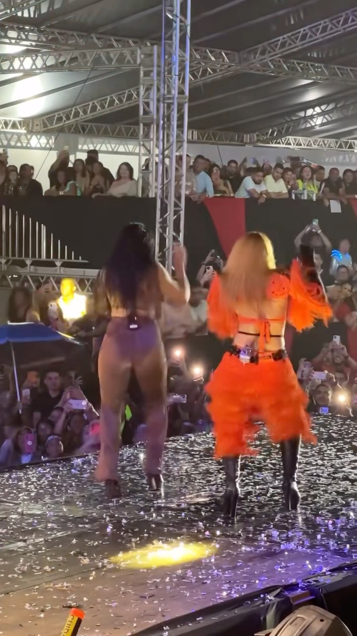 Joelma e Zaynara dançando Aquele Alguém