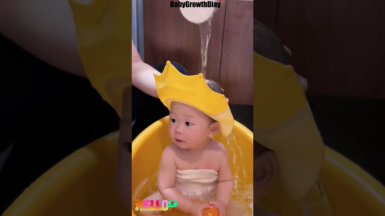 Tired of Shampoo Getting in Your Baby’s Eyes? Try This Baby Shower Cap!