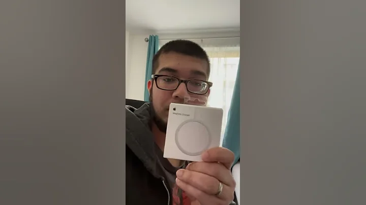 Apple Magsafe wireless charger for iPhone 12 unboxing #shorts