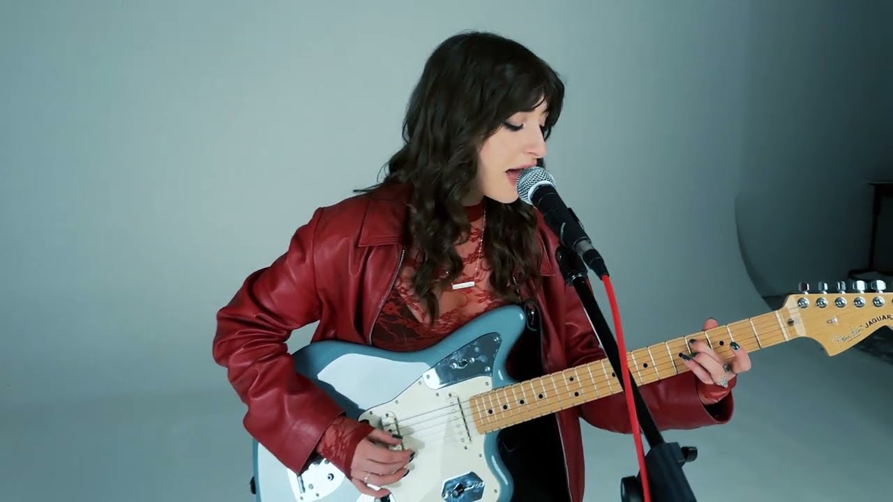 Georgina Gale - Facetime (Live Acoustic Version)