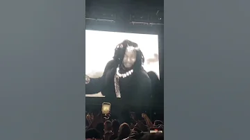 KENDRICK LAMAR AND KODAK BLACK PERFORMING SILENT HILL 