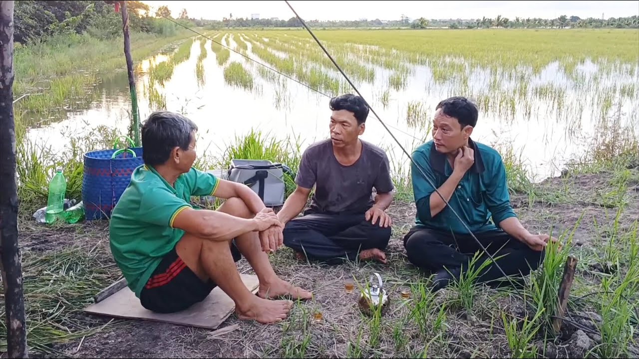 Dựng trai cắm câu ll thưởng thức mon ăn óc bươu vàng nướng xuyên que giòn rụm