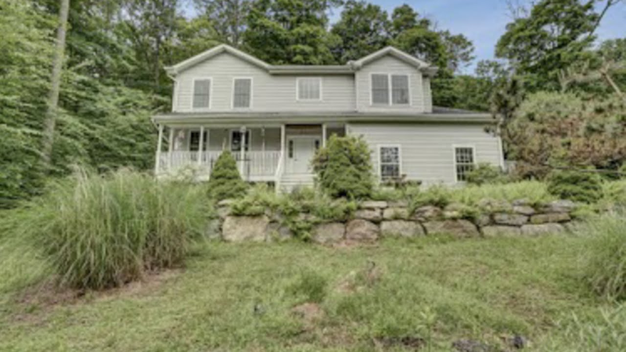 Real Estate Video Tour 90 Wawayanda Road Warwick, NY 10990 Orange