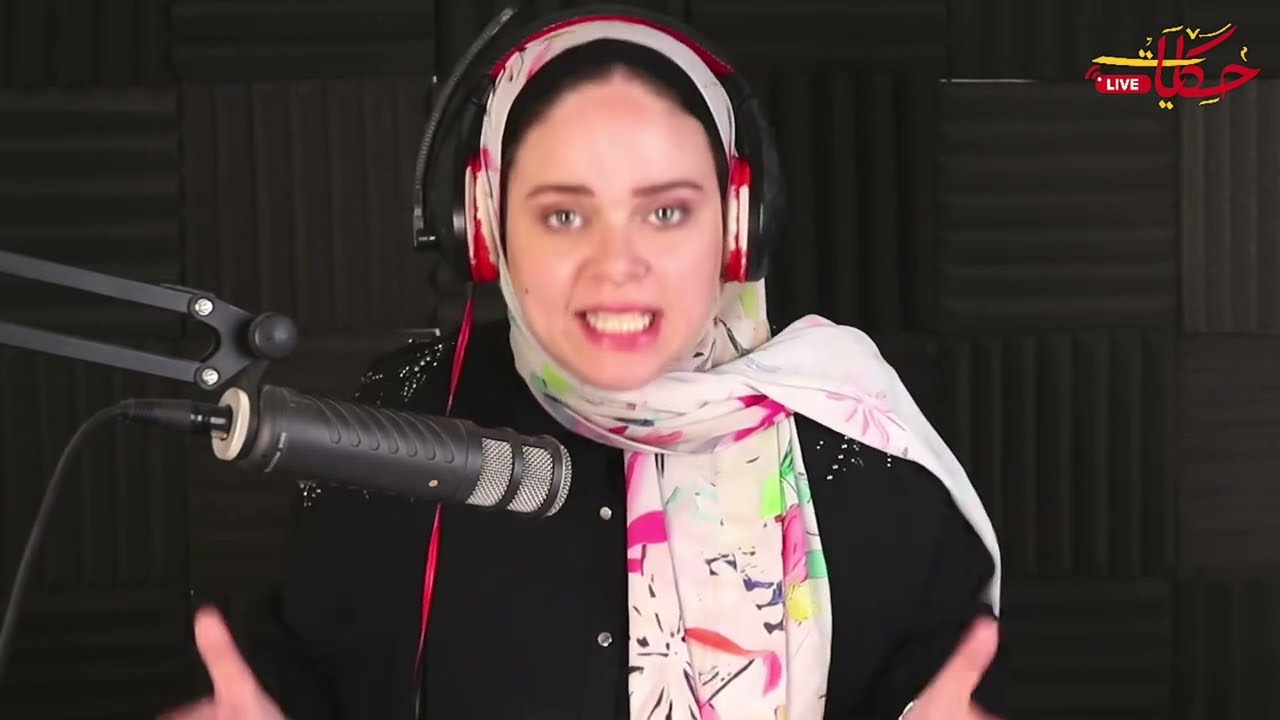 سلفي رسم لمراتي صورة ولما دخلت عليها فجأة اتصدمت لما لقيته بتكلمه و بتقوله ...؟