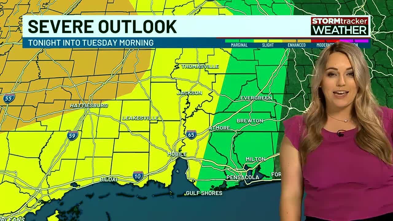 Live of strong to severe storms expected Tuesday morning - YouTube