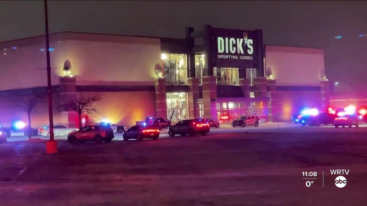 Shots fired outside Greenwood Park Mall - YouTube