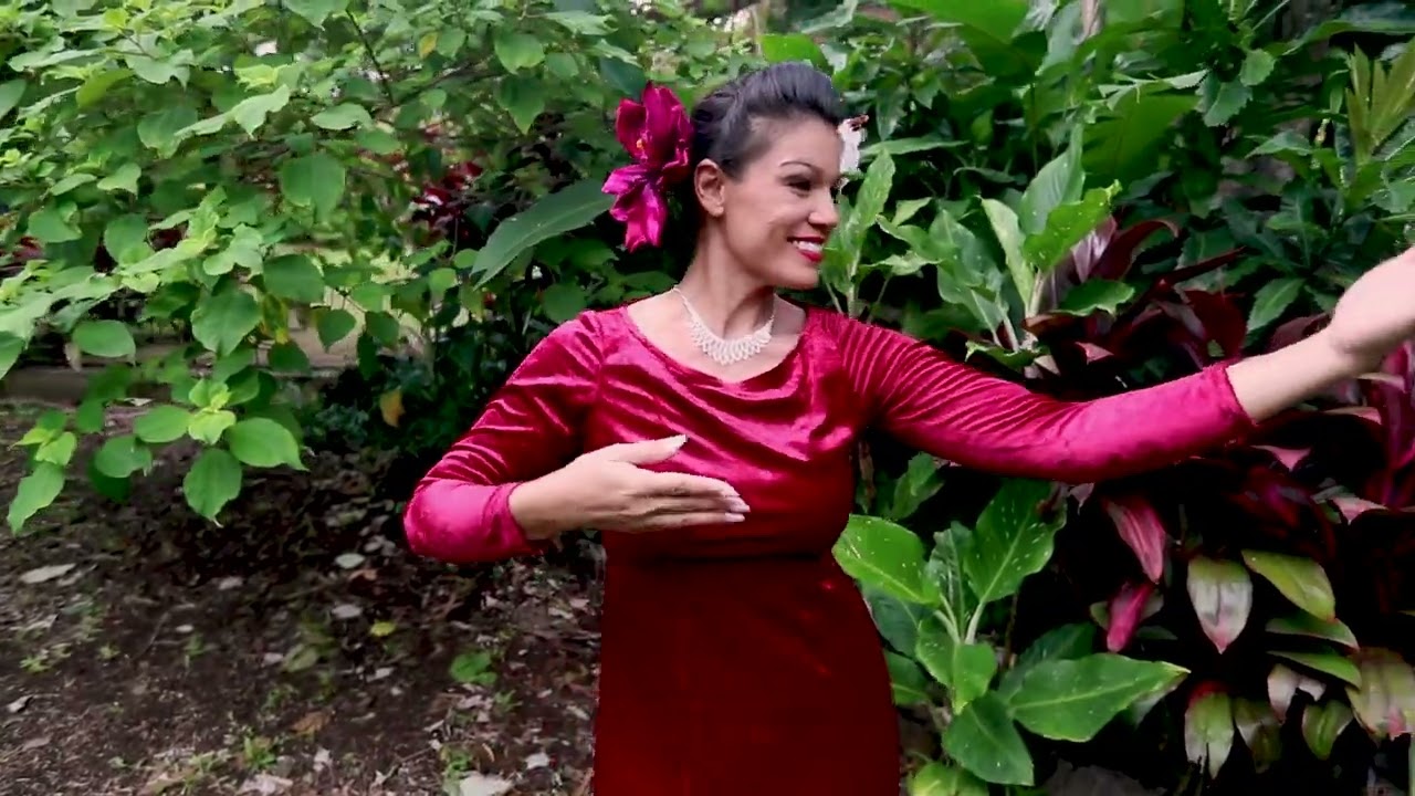 マウナロア【Maunaloa】|フラダンス衣装の専門店|セットインドレス