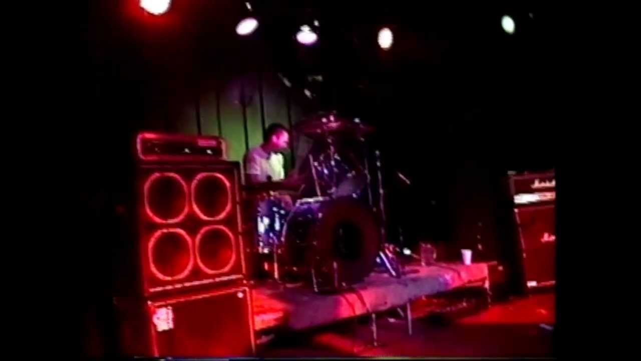 YouTubeでUseless by Whatever, Ohio Punk Rockを視聴 YouTubeでUseless by Whatever, Ohio Punk Rockを視聴