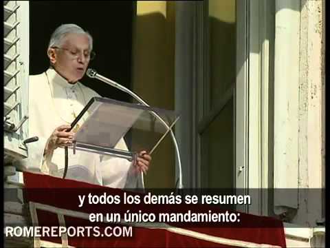 Ángelus  El Papa explica el Mandamiento del amor