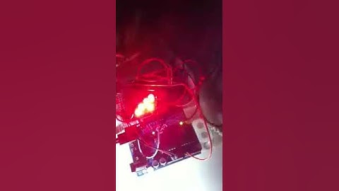 Interactive particles with Arduino and Processing.