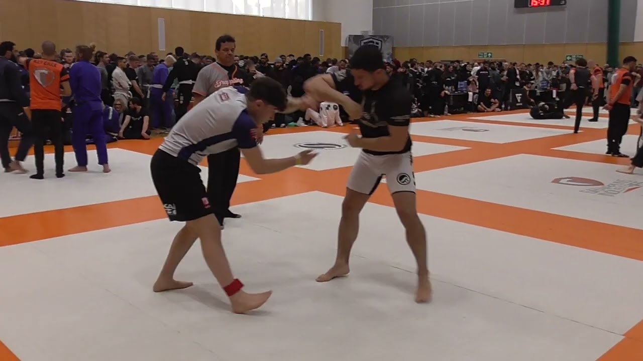 Christian Ozbek vs Lewis Barrow  - Grappling Industries London 2022 - No-Gi - Adult - Advanced