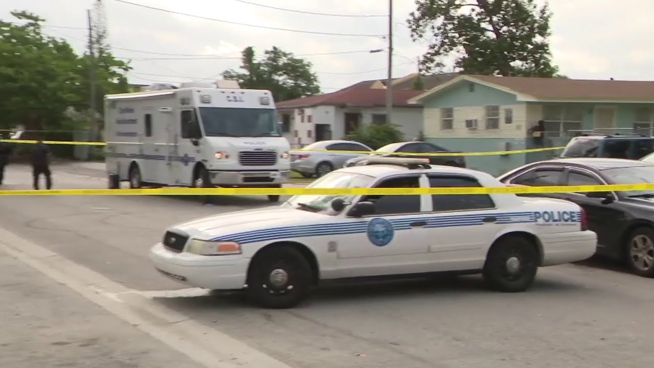Man dies after being stabbed in Miami, police say - YouTube