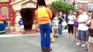 Famous Goofy vs. Pluto Net Worth