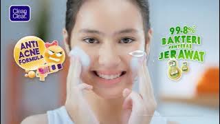 Cegah Jerawat dengan Clean & Clear Foaming Face Wash Tiap Hari!