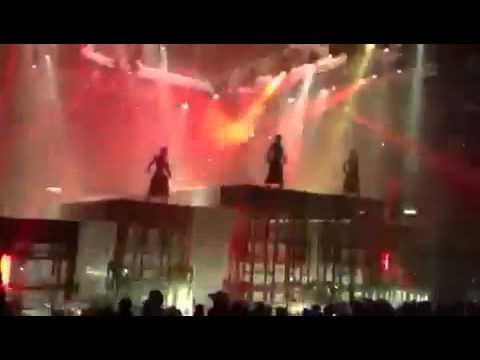 2011.12.30 Aaron concert 舞台升起