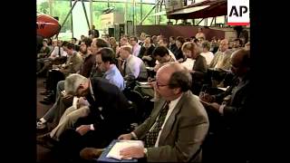Kerkorian, DaimlerChrysler square off over 1998 merger