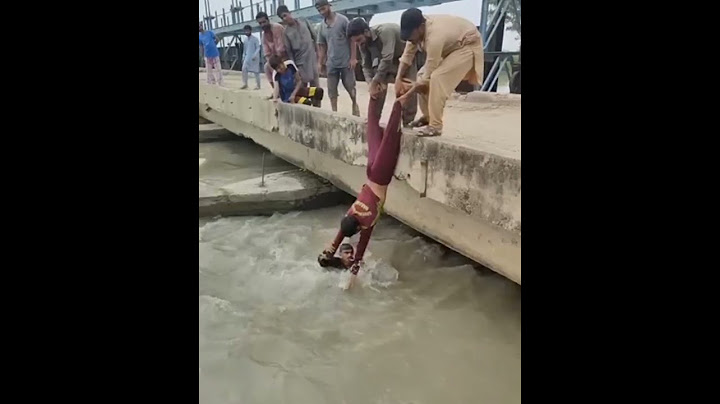 বন্যার পানিতে মানুষ ভেসে যাচ্ছে। দয়া করে আল্লাহ বাঁচাও তোমার বান্দাদের আমিন 🤲🤲
