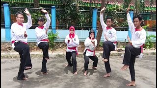 Berlatih Jurus Pembuka Pencak Silat Merpati Putih