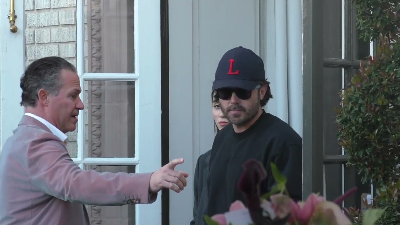 Caylee Cowan and boyfriend enjoy Gifting suite