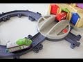 チャギントン ウィルソンとココの大きな車庫セットで遊ぶ2歳8ヶ月